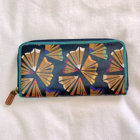 Fossil Clutch Wallet - Picture 2 of 4